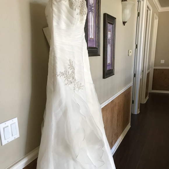 Strapless wedding dress - Picture 6 of 8